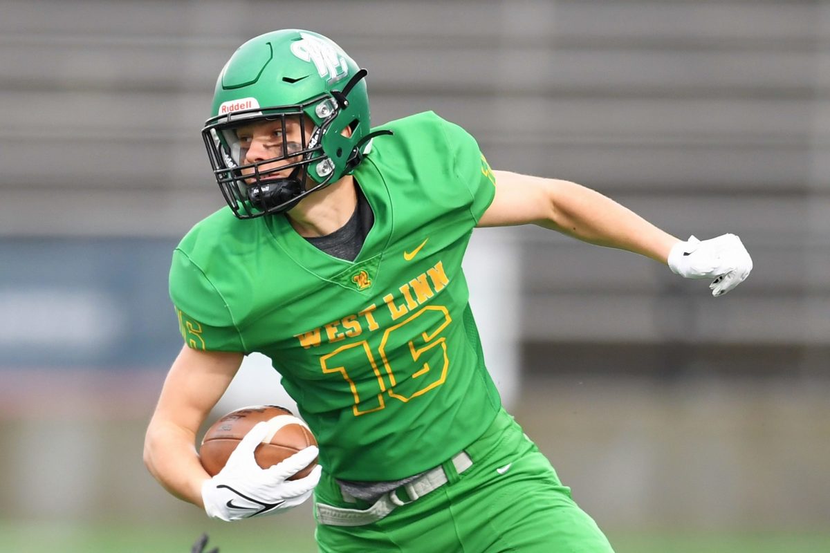 Tualatin.West-Linn.6A-football-semifinal.Leon-Neuschwander.100
